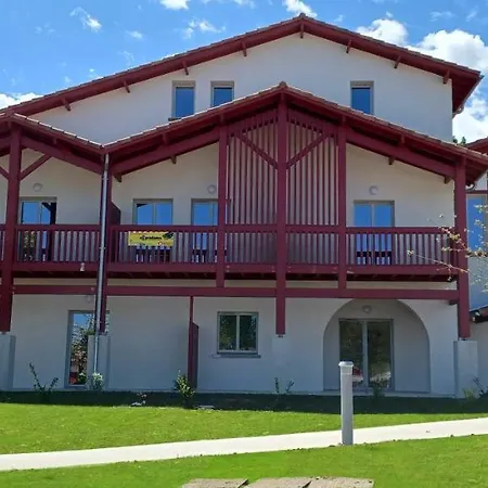 Résidence Néméa Le Domaine D'uhaina Apartahotel 3*