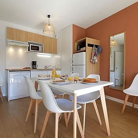 Goelia Le Domaine D'uhaina Aparthotel Urrugne