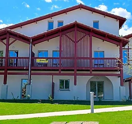 Goelia Le Domaine D'uhaina Aparthotel 4*